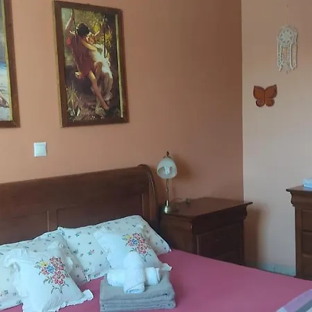 Ewa אגיוס גיורגיוס פגון