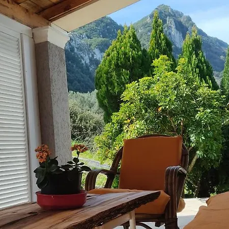 Ewa * Agios Georgios Pagon